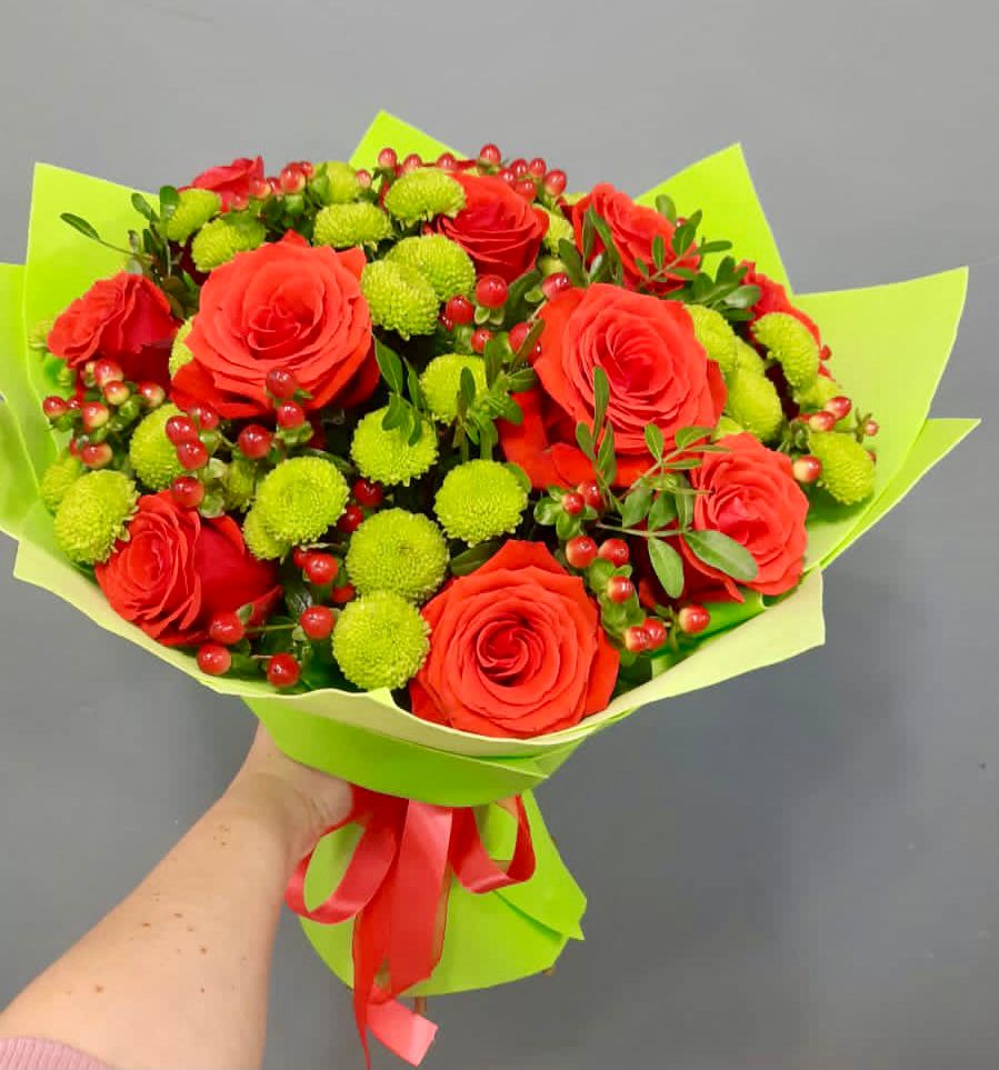 Букет цветов из: Хризантемы и Розы в Губарево