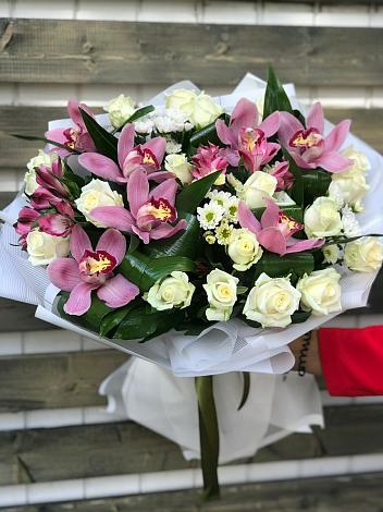 Букет цветов из: Розы и Хризантемы в Губарево