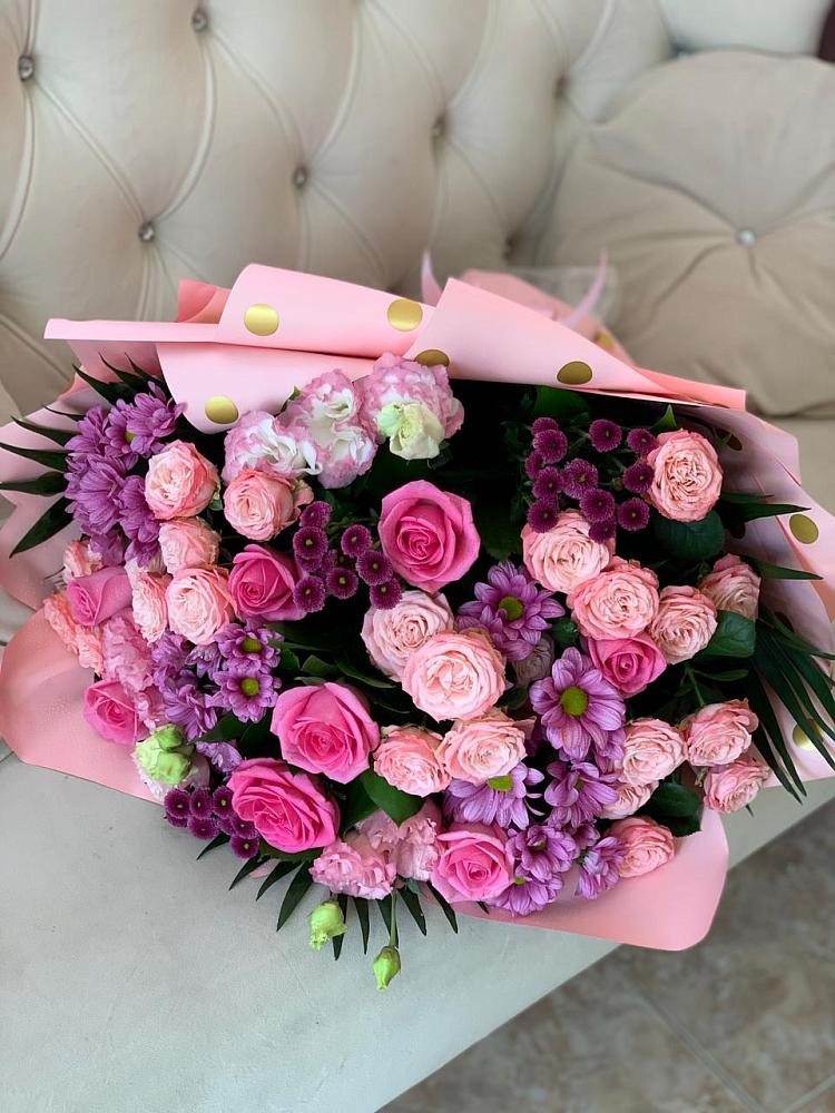 Букет цветов из: Хризантемы, Розы и Лизиантусы в Губарево