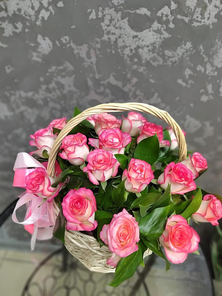 Цветочная композиция из Розы в корзине в Губарево