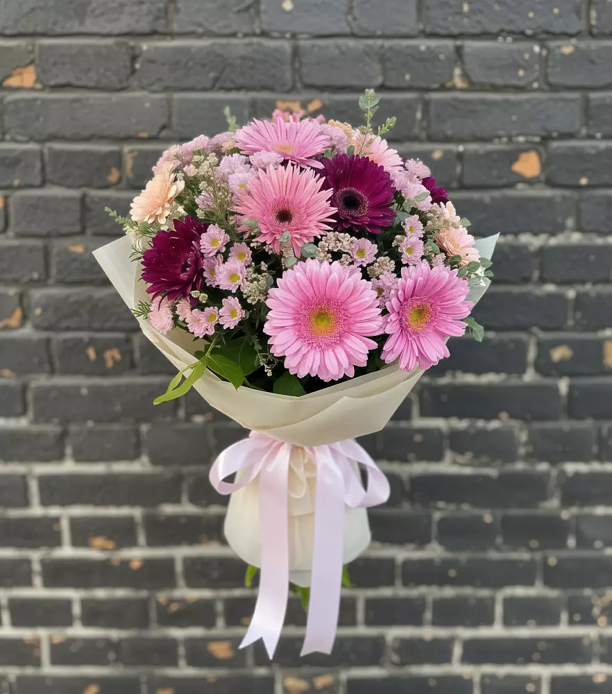 Букет цветов из: Герберы и Хризантемы в Губарево
