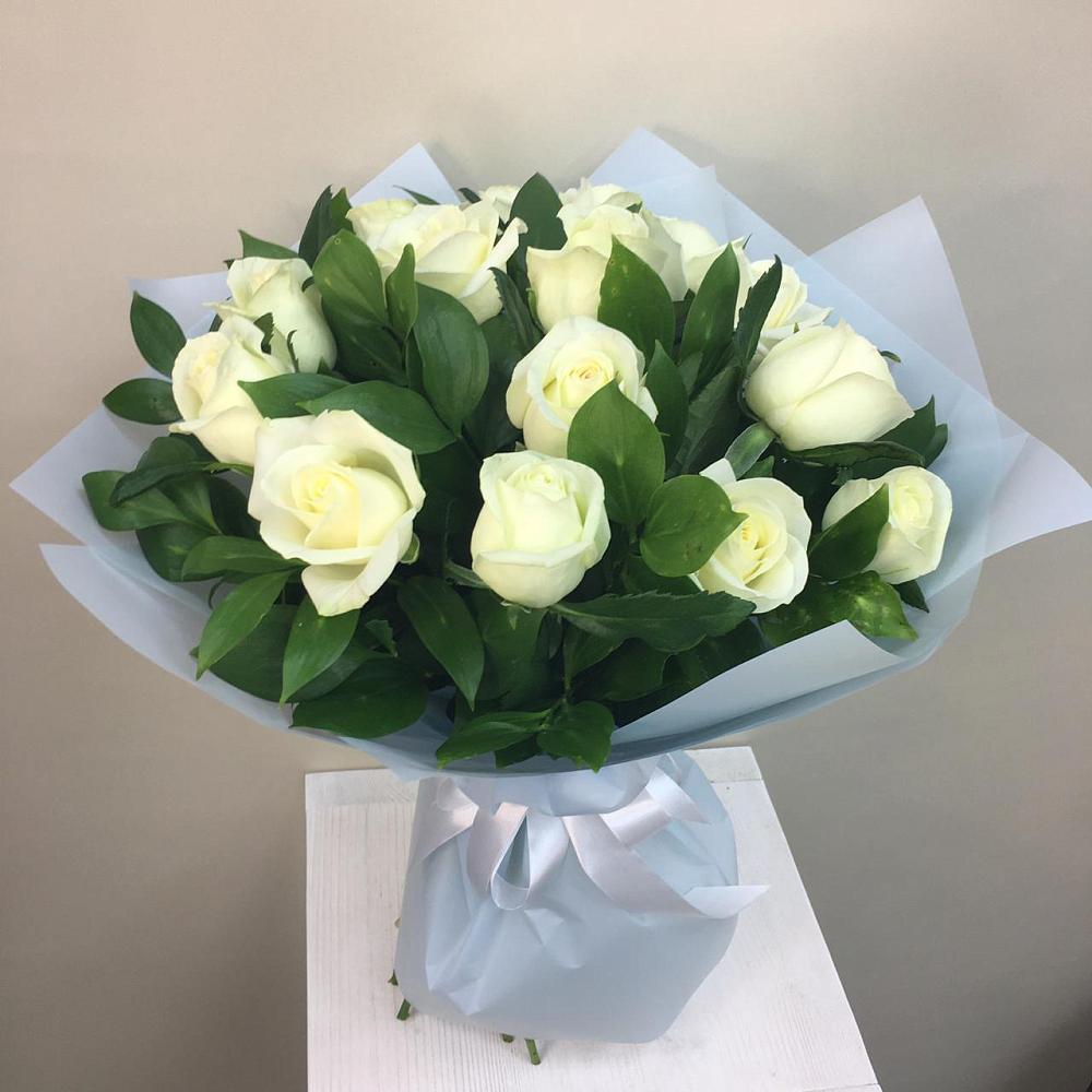Букет 15 Белых роз Проуд в Губарево