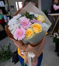 Букет цветов из:  Герберы, Розы и Хризантемы в Губарево