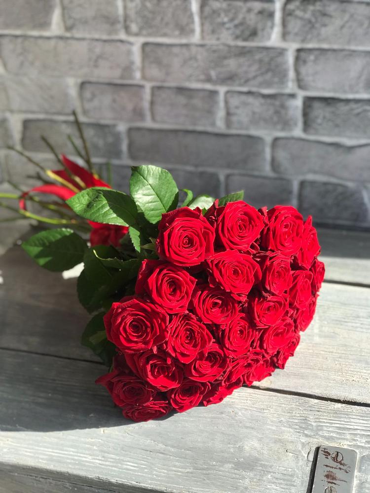 Букет Красные розы Фридом в Губарево