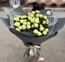 Букет Белые кустовые розы Солинеро в Губарево