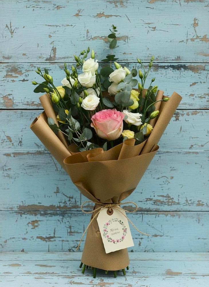 Букет цветов из: Розы и Лизиантусы в Губарево