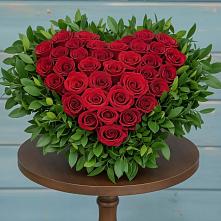 Цветочная композиция из Розы в виде сердца в Губарево