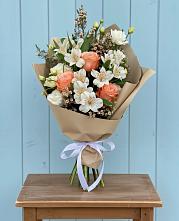 Букет цветов из:  Альстромерии, Лизиантусы, Розы и Хризантемы #REPLACE_PRED# Губарево