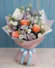 Букет цветов из:  Лизиантусы, Розы, Альстромерии и Гипсофила в Губарево