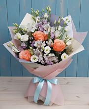 Букет цветов из:  Лизиантусы, Розы, Альстромерии и Гипсофила в Губарево