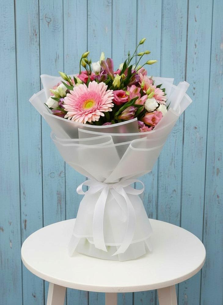 Букет цветов из: Герберы, Альстромерии и Лизиантусы в Губарево