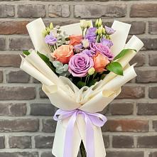 Букет цветов из:  Лизиантусы и Розы в Губарево