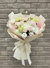 Букет цветов из:  Гвоздики, Розы, Лизиантусы и Хризантемы в Губарево