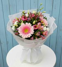 Букет цветов из:  Герберы, Альстромерии и Лизиантусы #REPLACE_PRED# Губарево