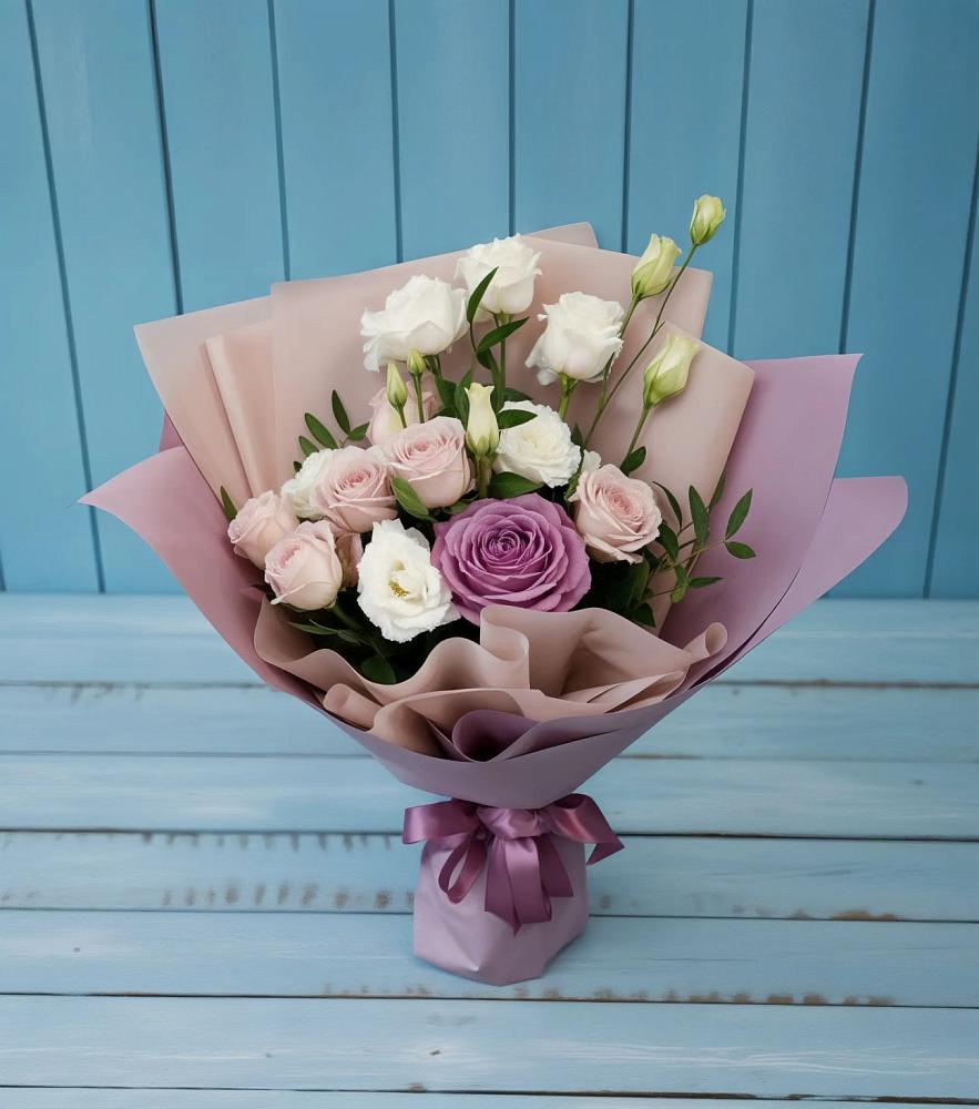 Букет цветов из: Розы и Лизиантусы в Губарево